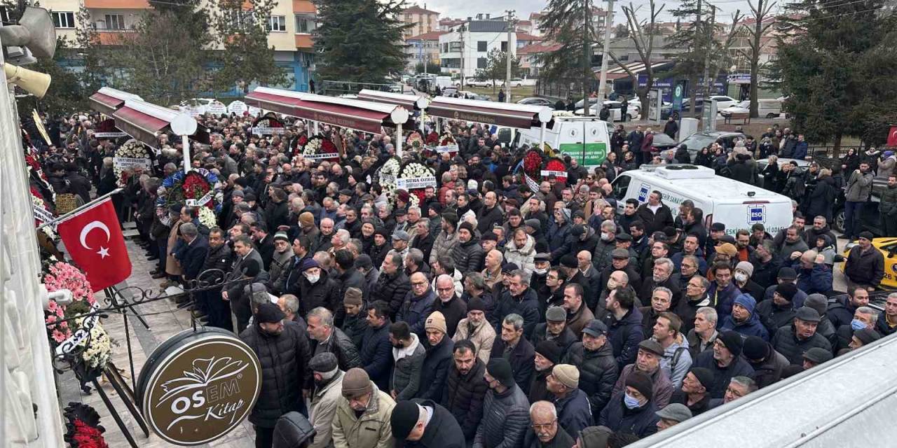 Aynur Özaydemir’in Cenaze Törenine Yoğun Katılım