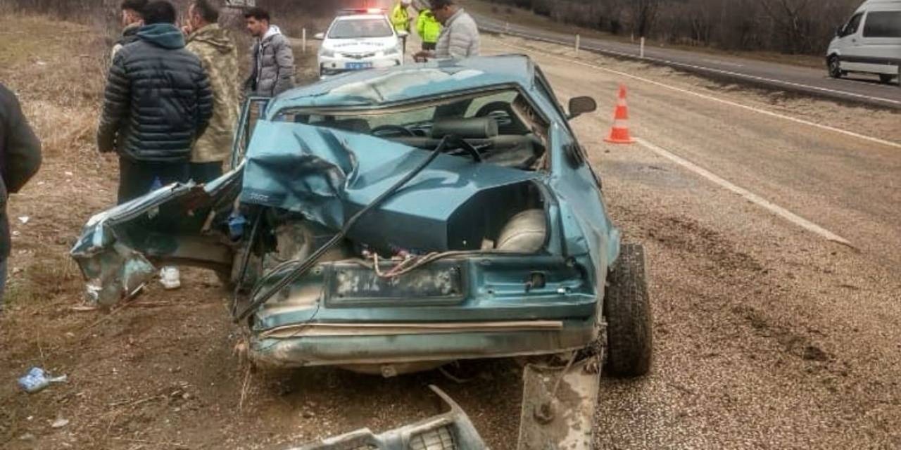 Şarampole Devrilen Tofaş Hurdaya Döndü: 1 Yaralı