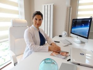 Göğüs Büyütme Operasyonu Kadınları Mutlu Ediyor