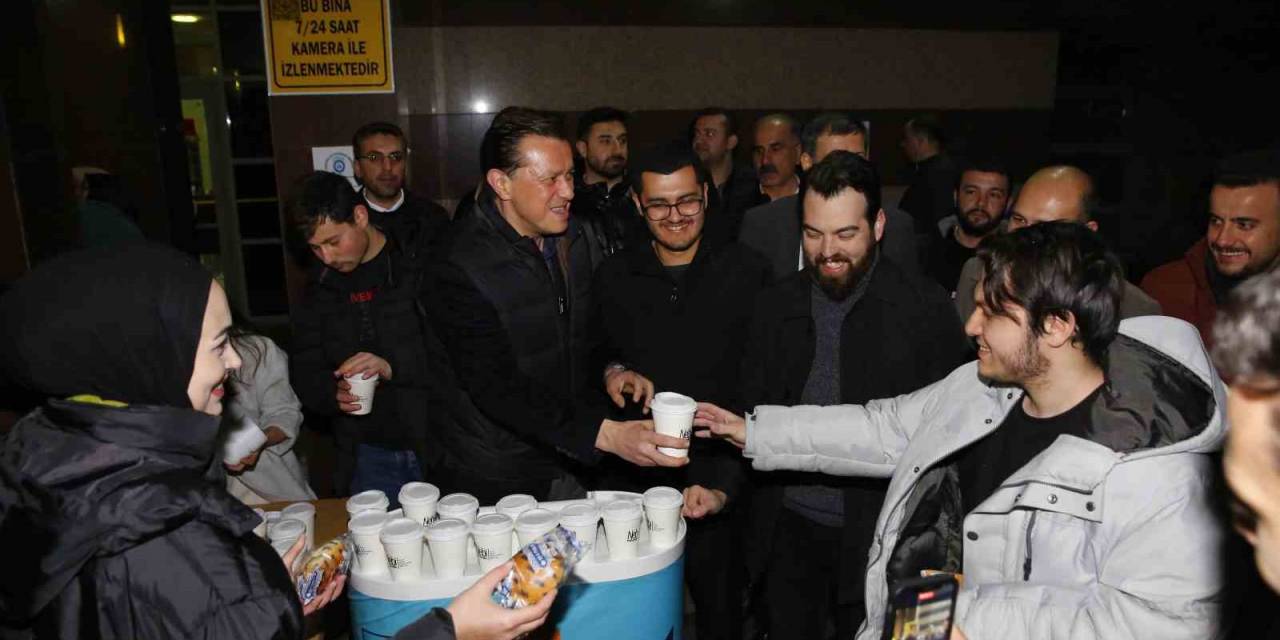 Hatipoğlu’ndan Öğrencilere Sıcak Sürpriz