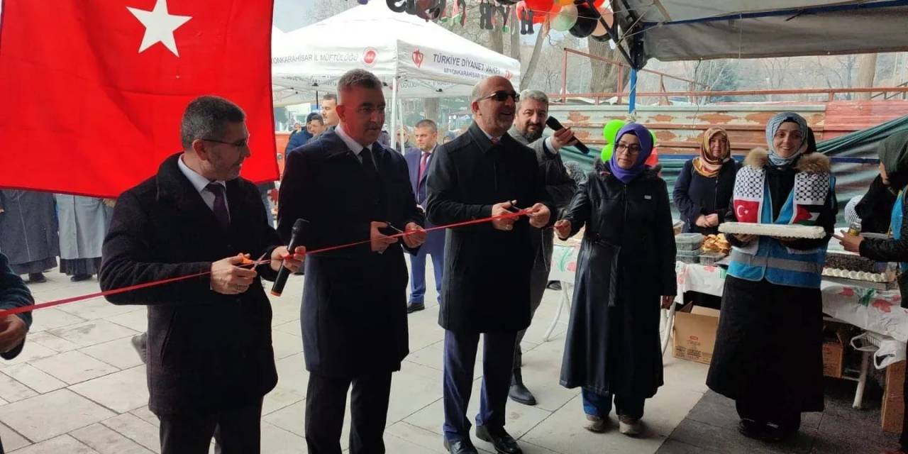 Gazze İçin Hayır Çarşısı Açıldı