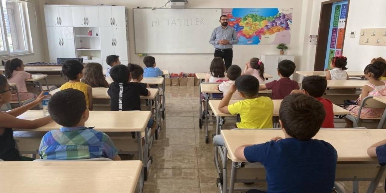 Okul Karneleri: Bir Pusula Mı, Yoksa Yanıltıcı Bir Ölçü Mü