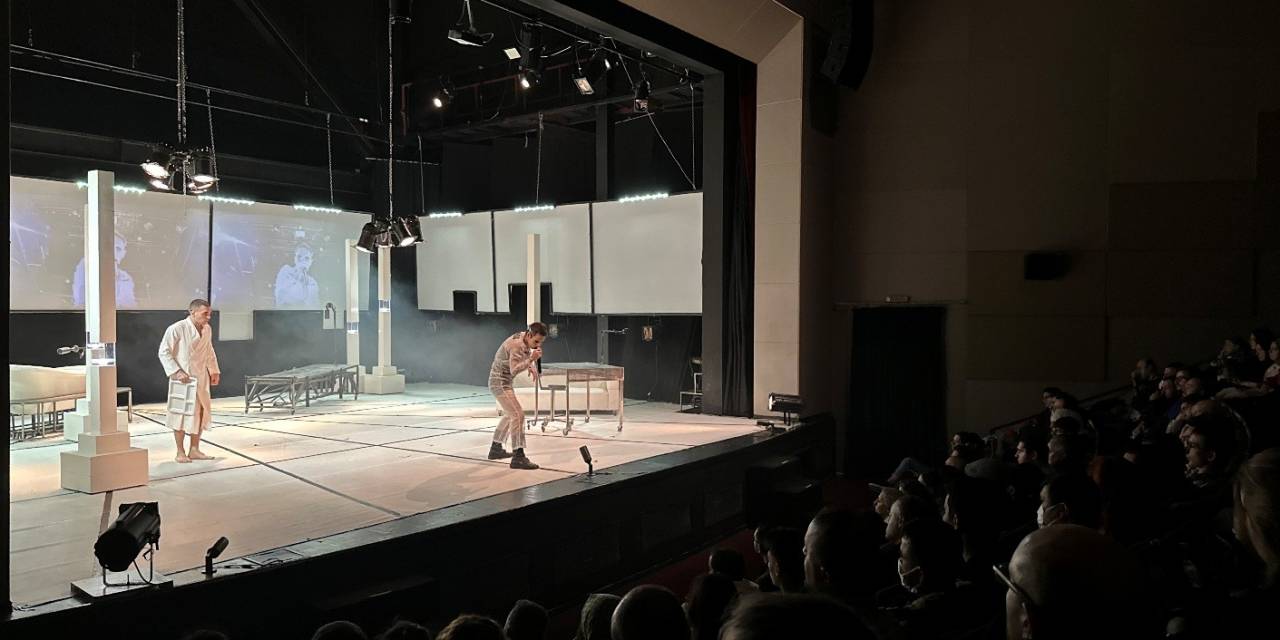 “1984” Oyunu Rehabilite Hizmeti Alanlar İçin Sergilendi