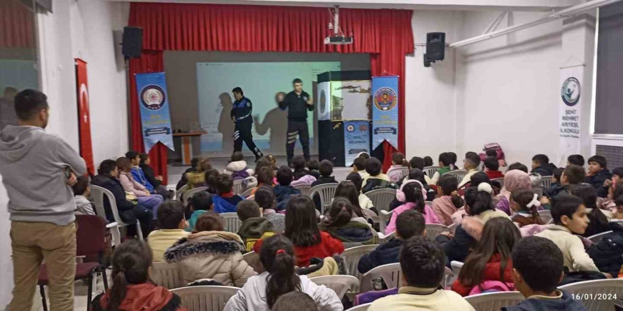 Eskişehir Emniyet Müdürlüğü 62 Okulda 7 Bin 983 Öğrenciyle Buluştu