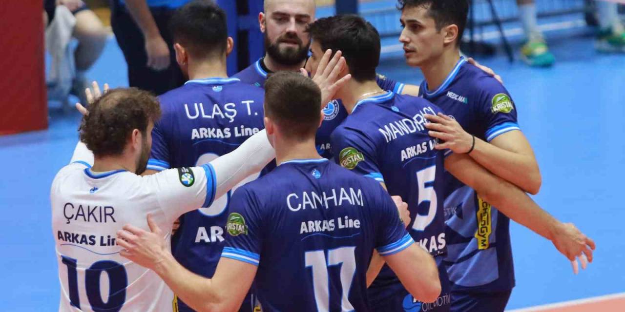 Arkas Spor’un Konuğu Lider Halkbank