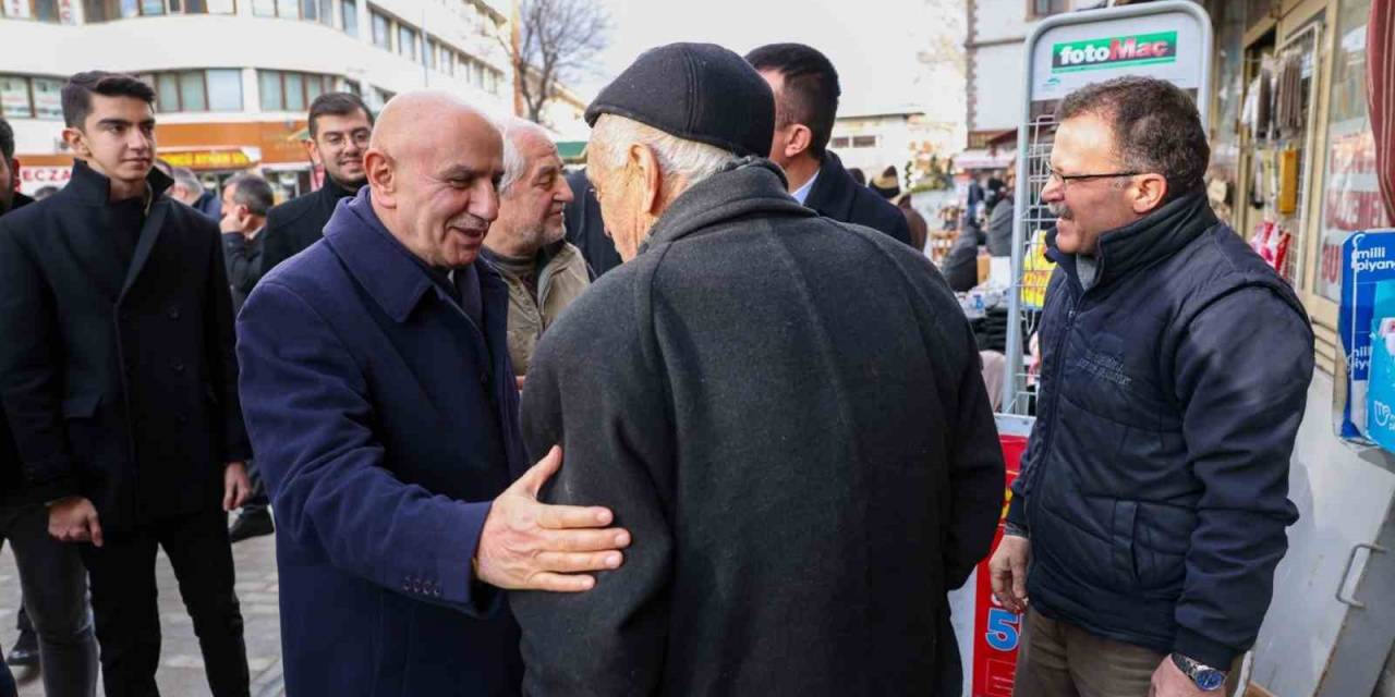 Cumhur İttifakının Ankara Büyükşehir Belediye Başkan Adayı Turgut Altınok, Seçim Çalışmalarına Hacı Bayram-ı Veli Ziyareti İle Başladı