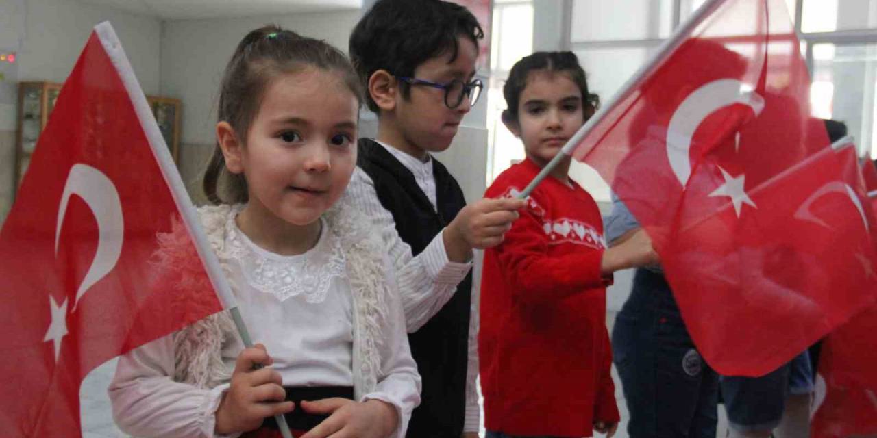 Kayseri’de 323 Bin Öğrenci Karne Aldı