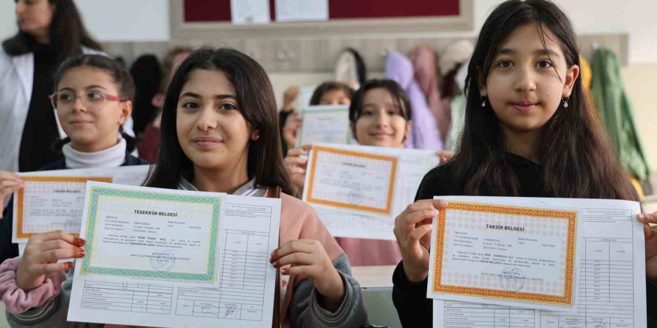 Elazığ’da 133 Bin Öğrenci Karne Heyecanı Yaşadı