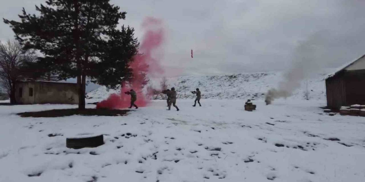 Orgeneral Bayraktaroğlu Bolu Komando Tugayını Ziyaret Etti