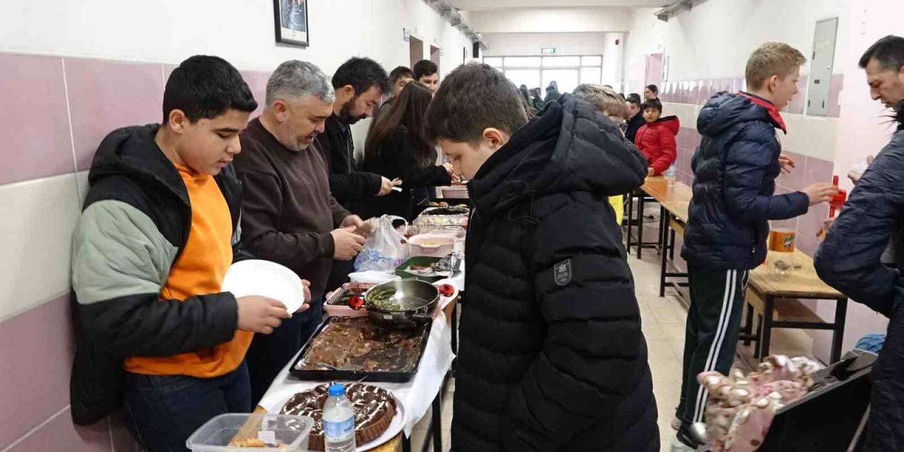 Ressam Abdullah Taktak Ortaokulundan Yardım Kapmanyası