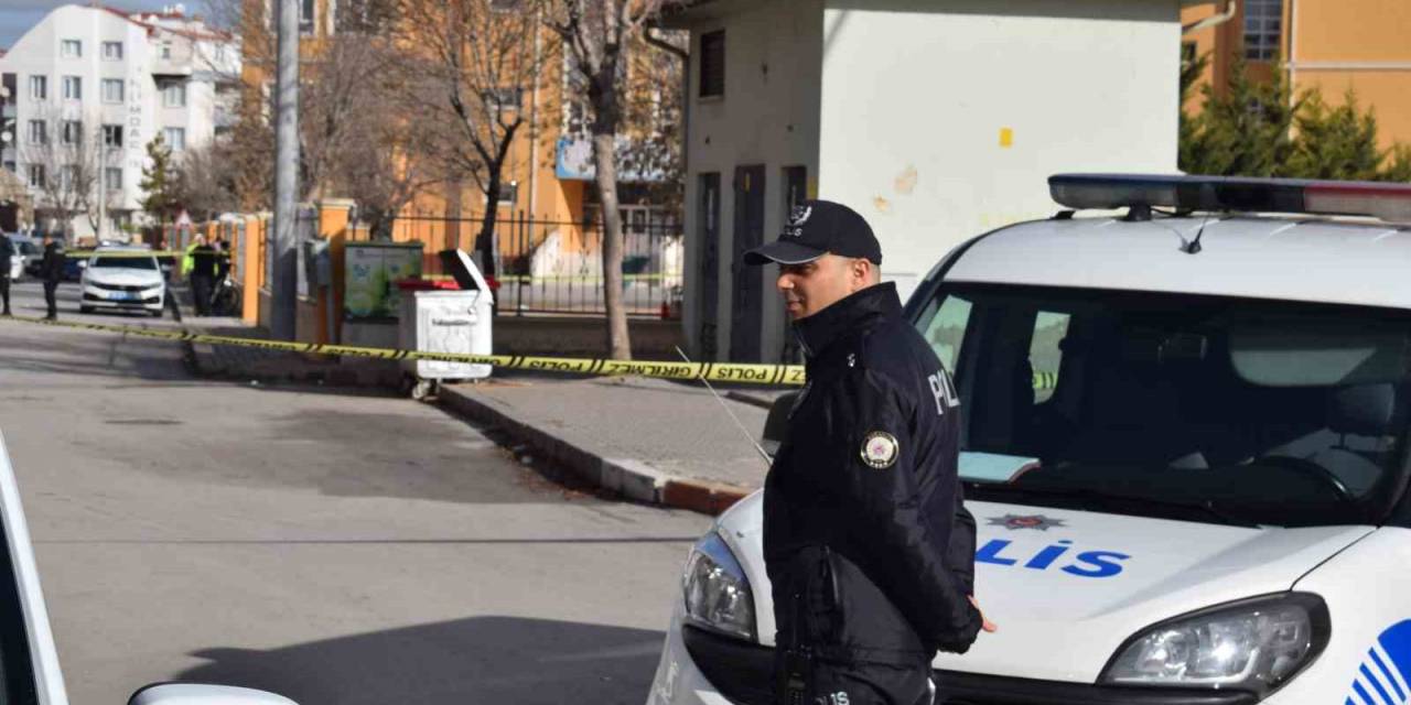 Karaman’da Okulun Bahçe Duvarına Bırakılan Kadın Çantası Polisi Alarma Geçirdi