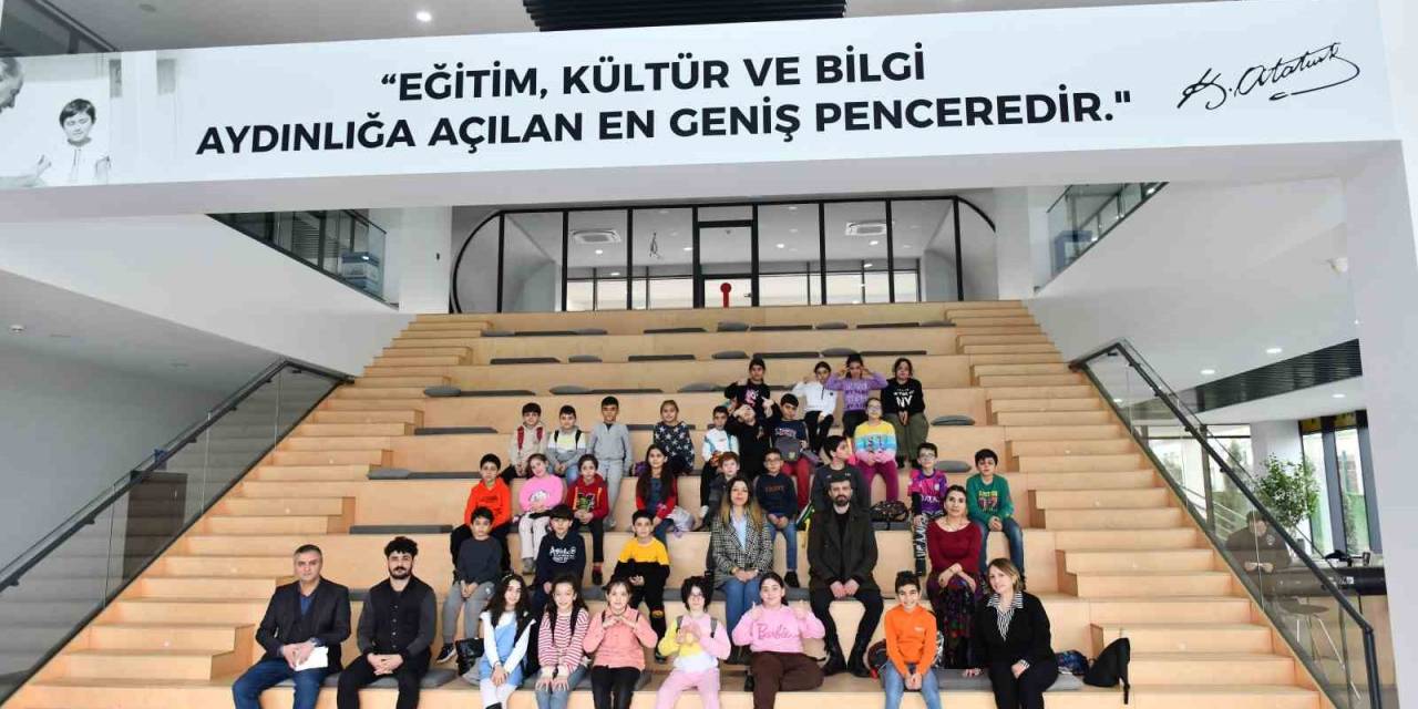 Esenyurtlu Öğrenciler Çocuk Üniversitesi’ni Ziyaret Etti