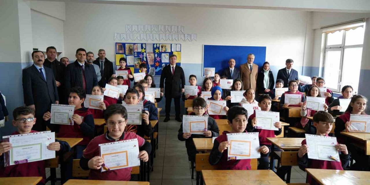 Erzincan’da Öğrenciler Karne Heyecanı Yaşadı