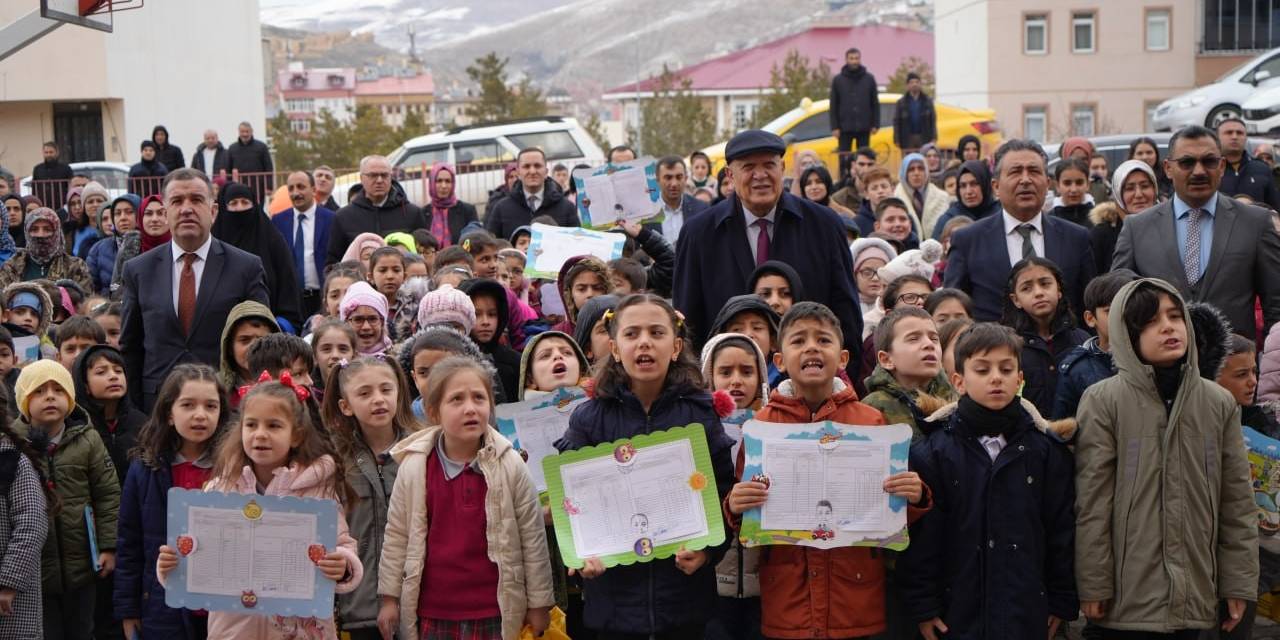 Bayburt’ta 14 Bin 935 Öğrenci Karne Sevinci Yaşadı