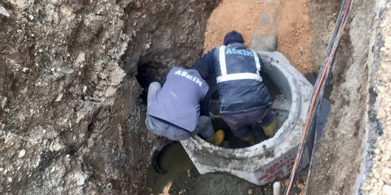 Askim Ekipleri Kanalizasyon Hattı Yenileme Çalışmalarına Devam Ediyor