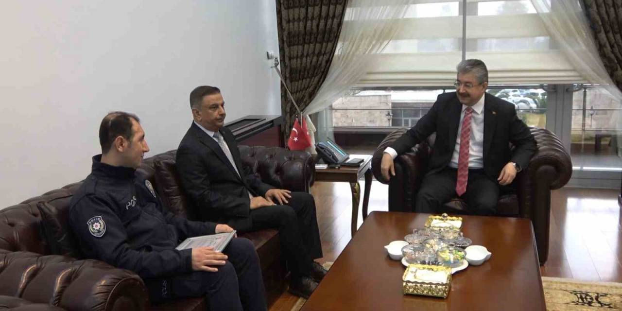 Osmaniye’de Engelli Vatandaşa Yardım Eden Polise Validen Ödül