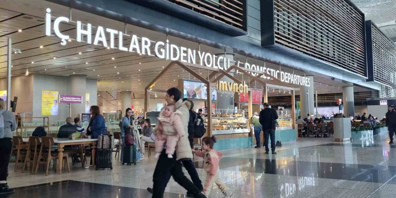 İstanbul Havalimanı’nda Ara Tatili Yoğunluğu