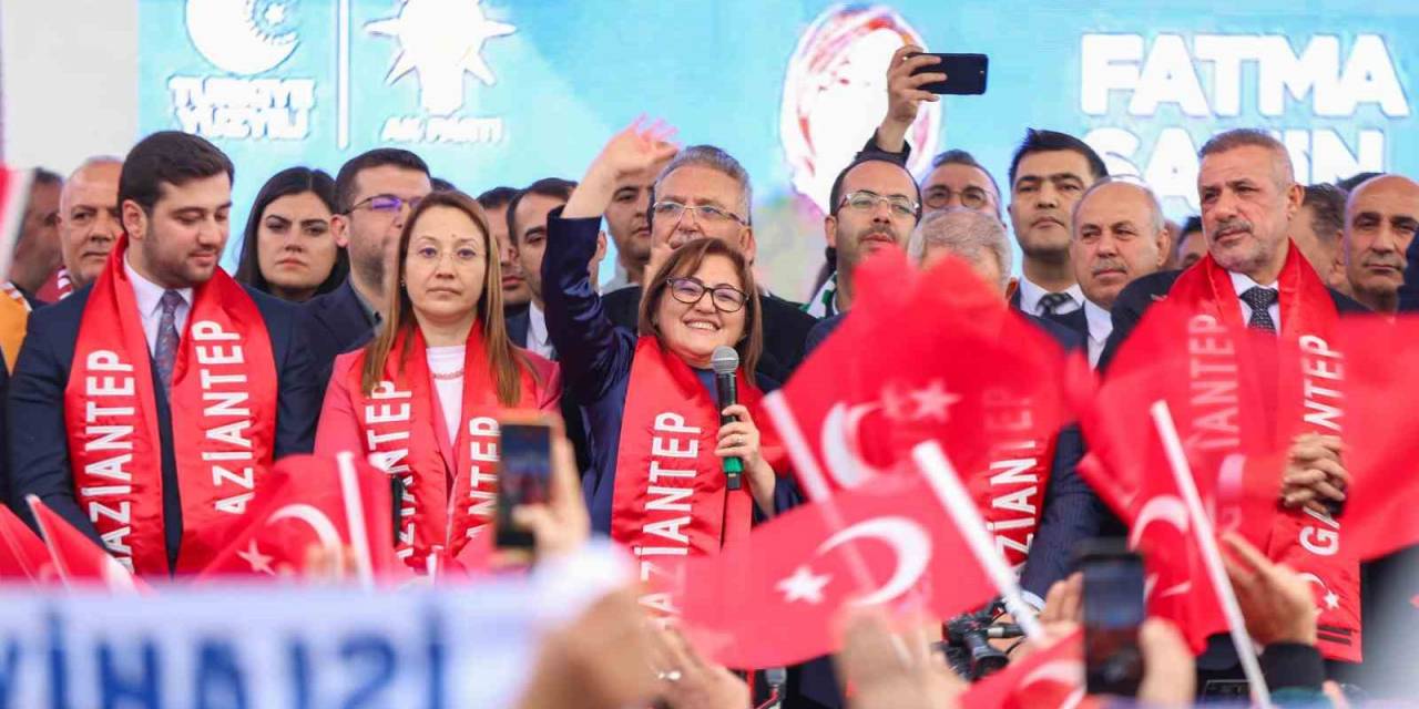 Fatma Şahin’e Coşkulu Karşılama