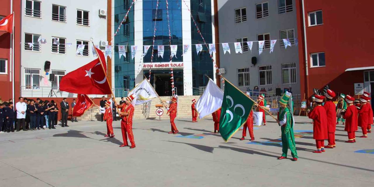 Aydın’da Öğrenciler Mehteran Gösterisi Eşliğinde Karne Aldı