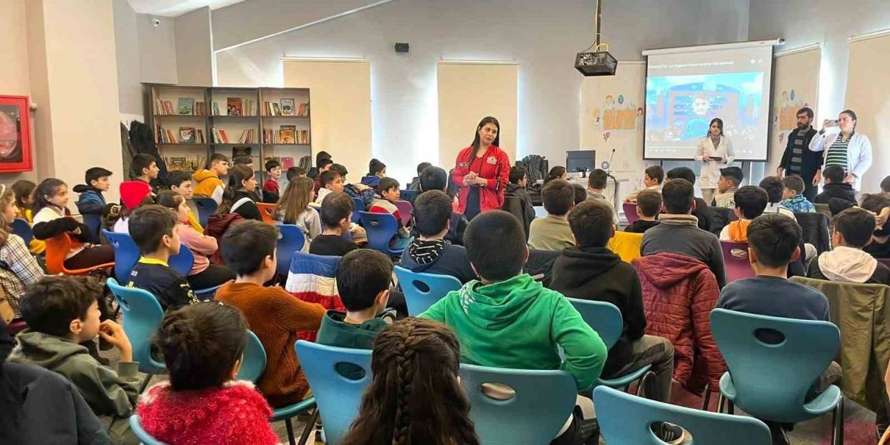 Diyarbakır’da Öğrencilere Uzay Bilimleri Semineri