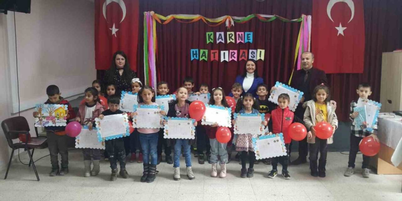 Pazaryeri’nde Öğrencilerin Karne Heyecanı