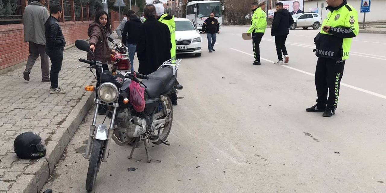 Konya’da Motosikletler Çarpıştı: 3 Yaralı