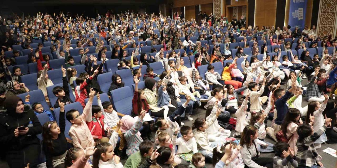 Esenler Belediyesi Yarıyıl Tatiline ‘Merhaba’ Diyen Minikler İçin “Karne Şenliği” Düzenledi