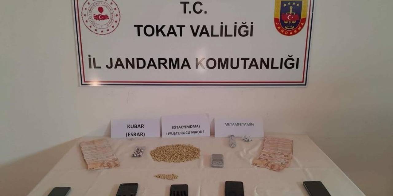 Tokat Jandarma Komutanlığından Silah Ve Uyuşturucu Operasyonu