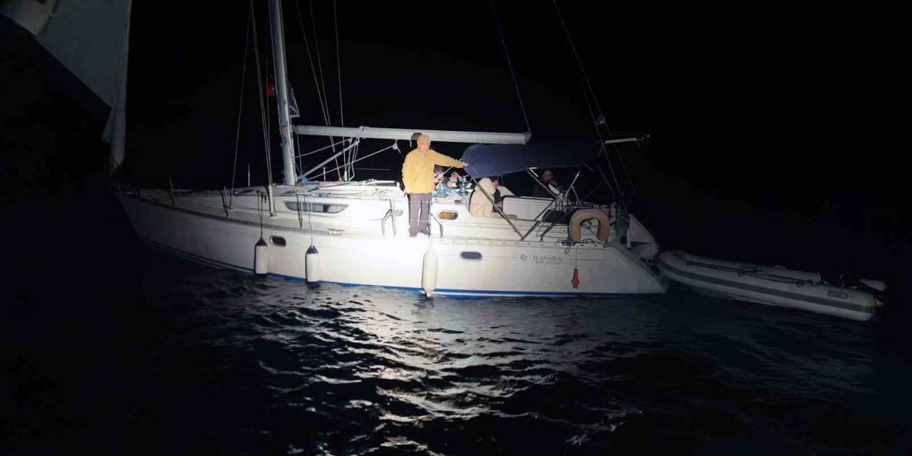 Yelkenli Tekne İle Kaçarken Yakalandılar