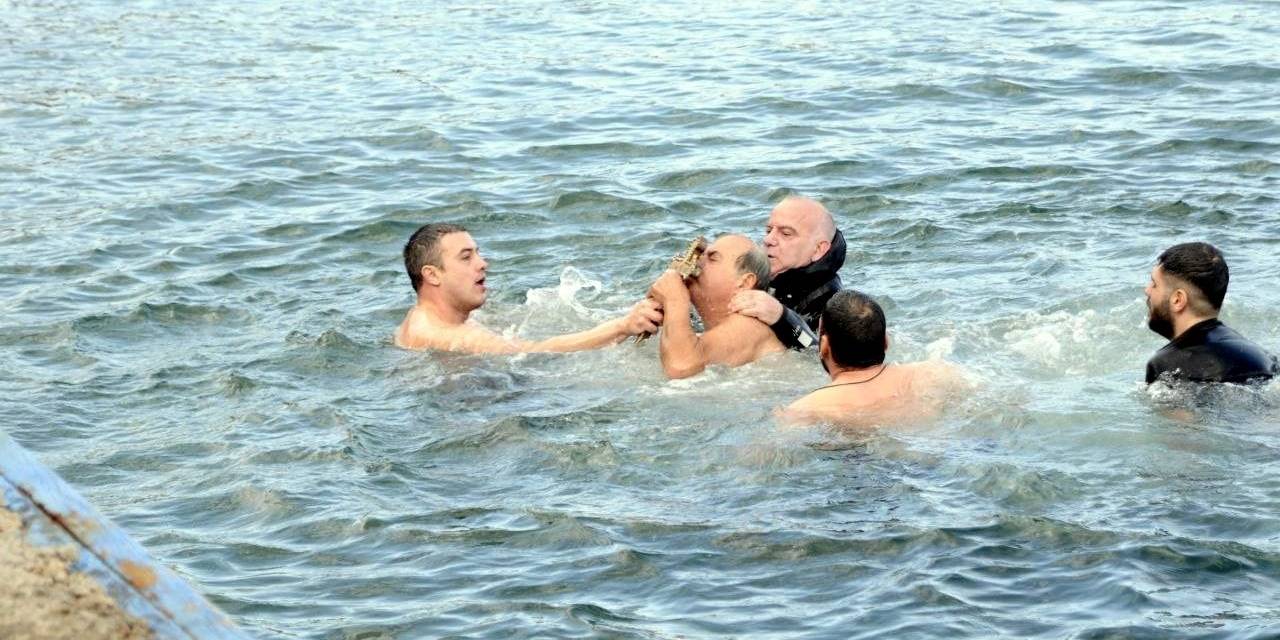 Patrik Tirilye’de Haç Attı Havarileri Çıkardı