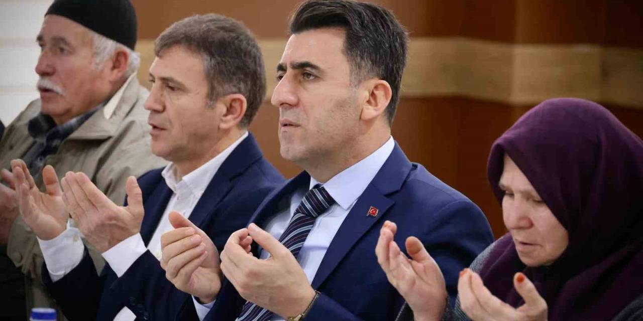 Şehitler İçin Program Düzenlendi