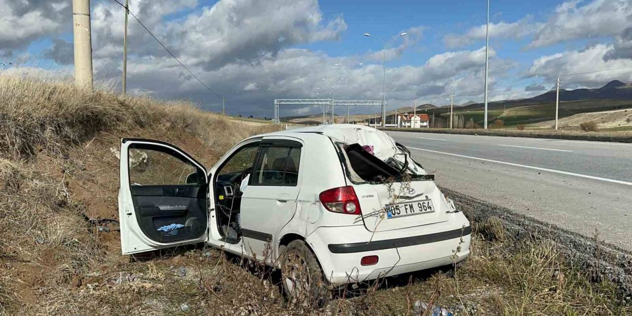 Yolda Uçan Poşet Kazaya Neden Oldu, 3 Kişi Yaralandı