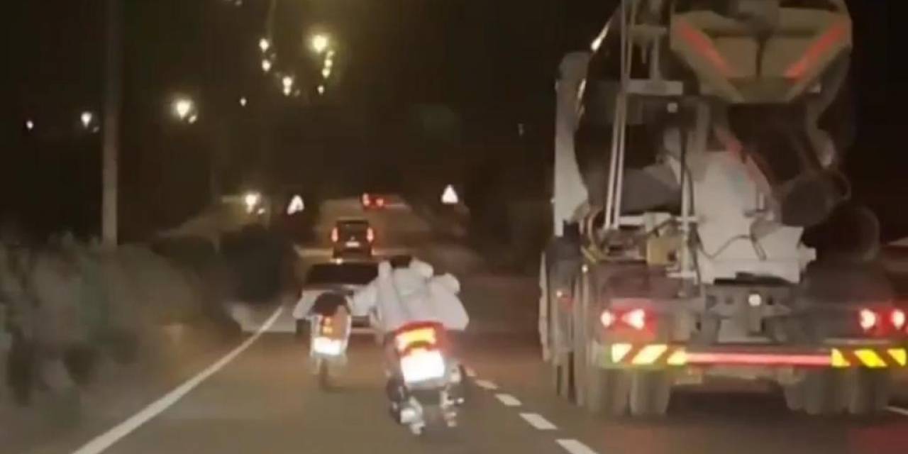 Canları Umurlarında Olmadı, Motosiklet Üzerinde Akrobasi Hareketleri Yaptılar