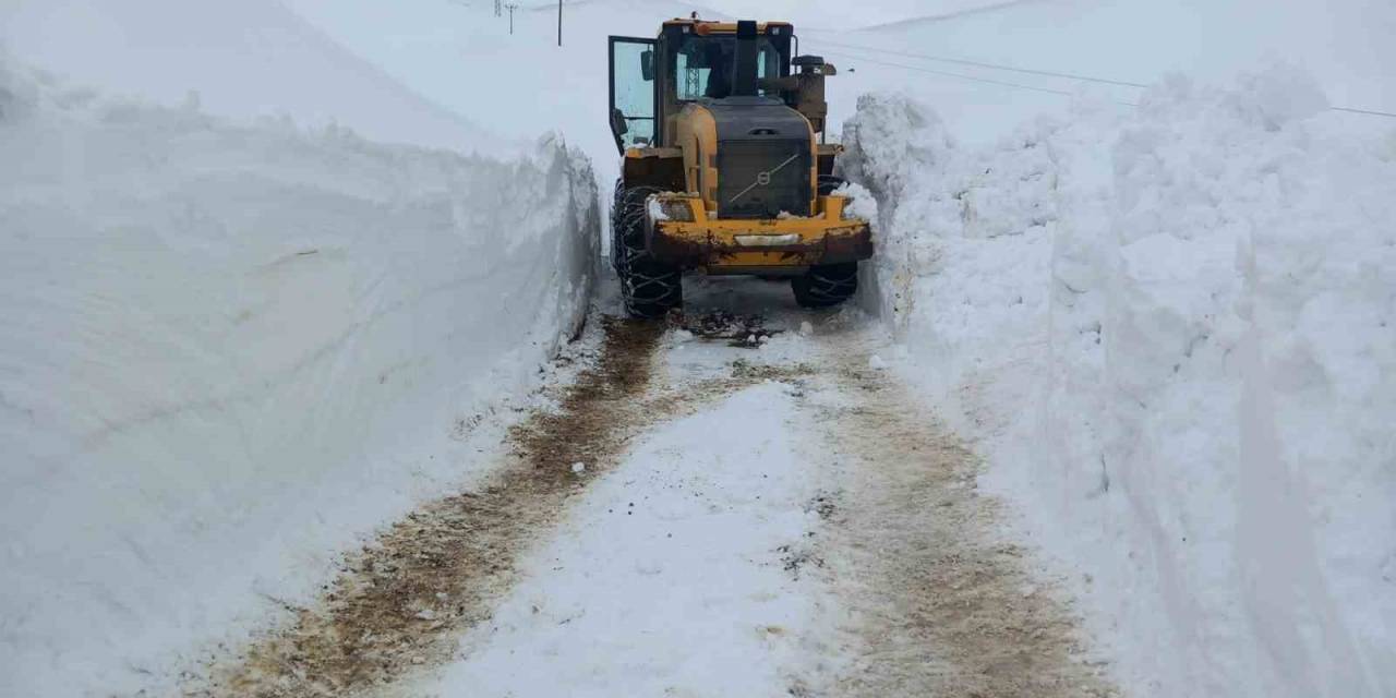 Bitlis’te Kapalı Olan Tek Köy Yolu Da Ulaşıma Açıldı