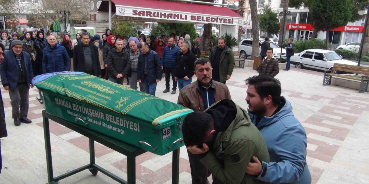 Eski Erkek Arkadaşı Tarafından Öldürülen Genç Kız Toprağa Verildi