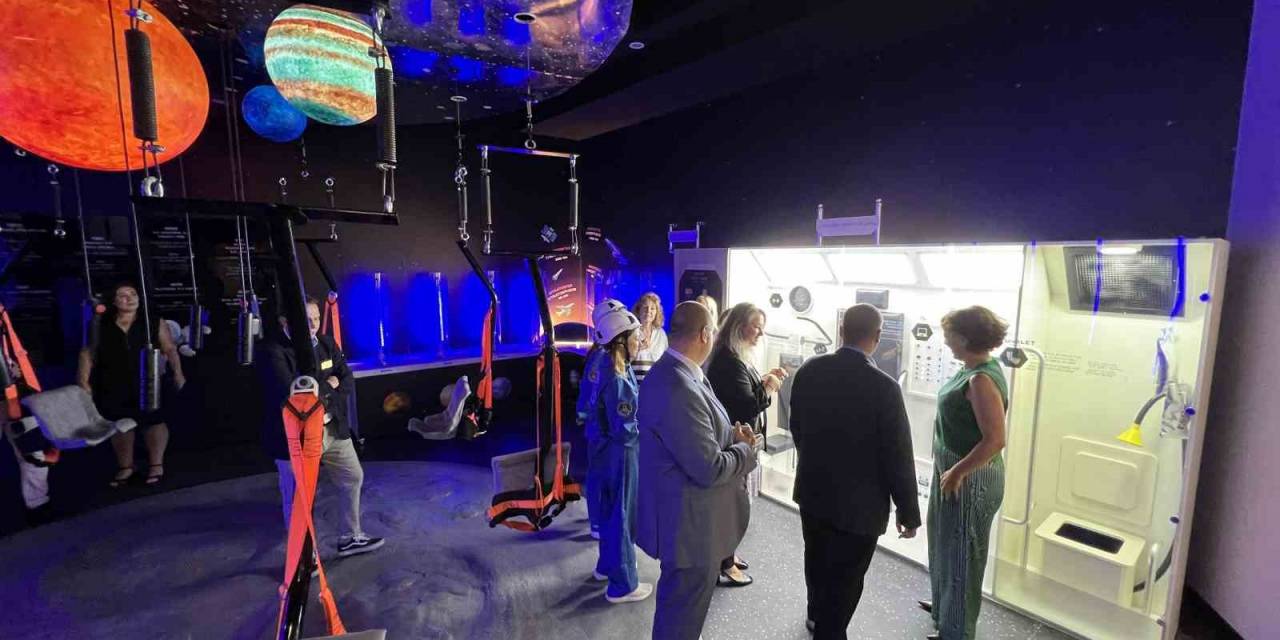 Kidzania İstanbul, Uzay Meraklısı Çocukları Astronot Eğitim Merkezi’nde Ağırlıyor