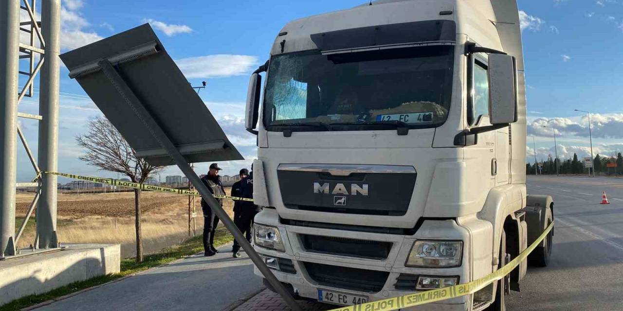 Konya’da Başına Levha Çarpan Tır Sürücüsü Hayatını Kaybetti