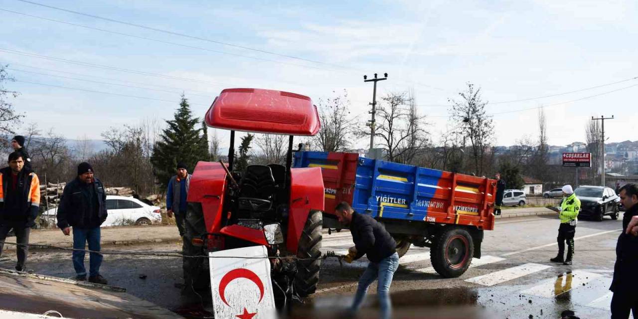 Traktör İle Hafriyat Kamyonu Çarpıştı: 1 Ölü