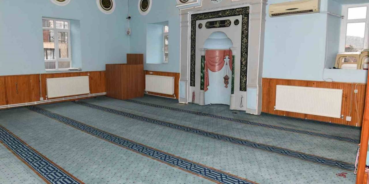 Aliköy’de Cami Ve Kur’an Kursunun Kalorifer Tesisatı Yenilendi