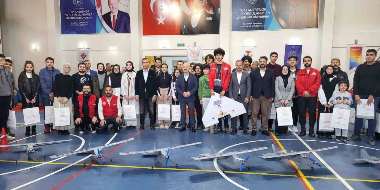 Adıyaman’da "Havacılık Ve Uzay Proje Şenliği" Düzenlendi