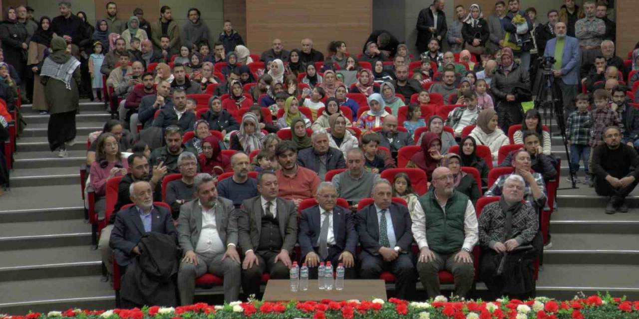 Kayseri’de Filistin İçin ‘Sen Bende Eksiksin Kudüs’ Tiyatro Oyunu Sergilendi