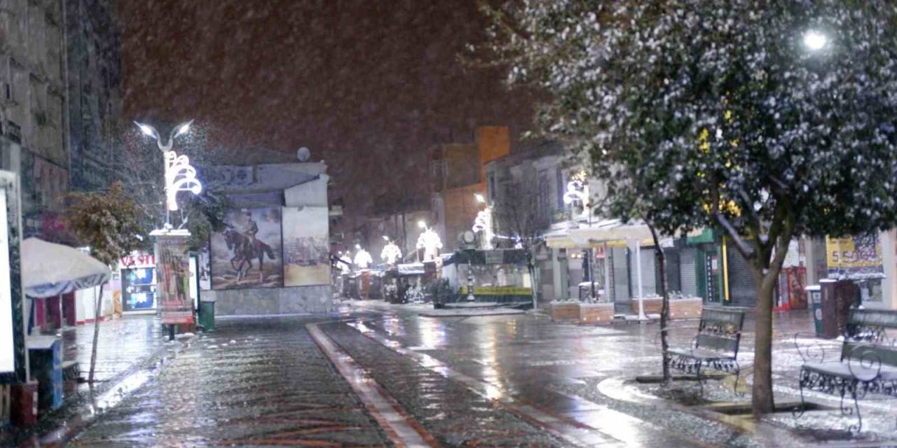 Edirne’de Vatandaşların Kar Sevinci