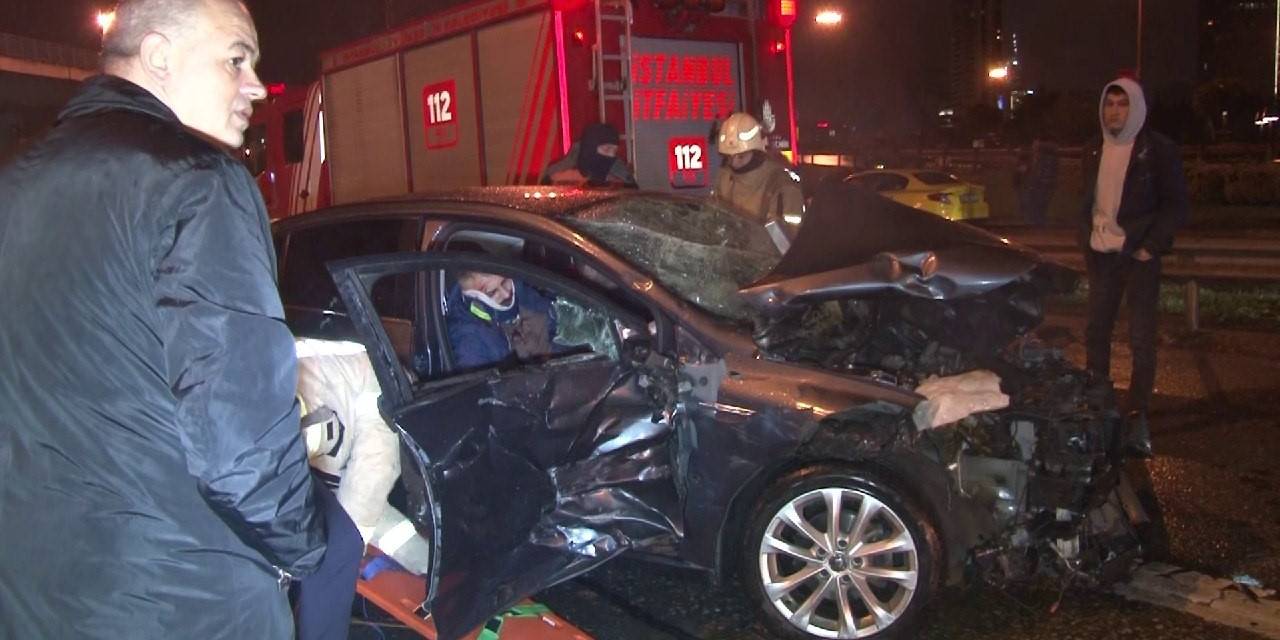 Ataşehir’de 6 Aracın Karıştığı Kazada 5 Kişi Yaralandı