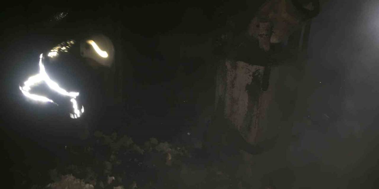 Apartmanın Çatısı Alevlere Teslim Oldu O Anlar Kamerada