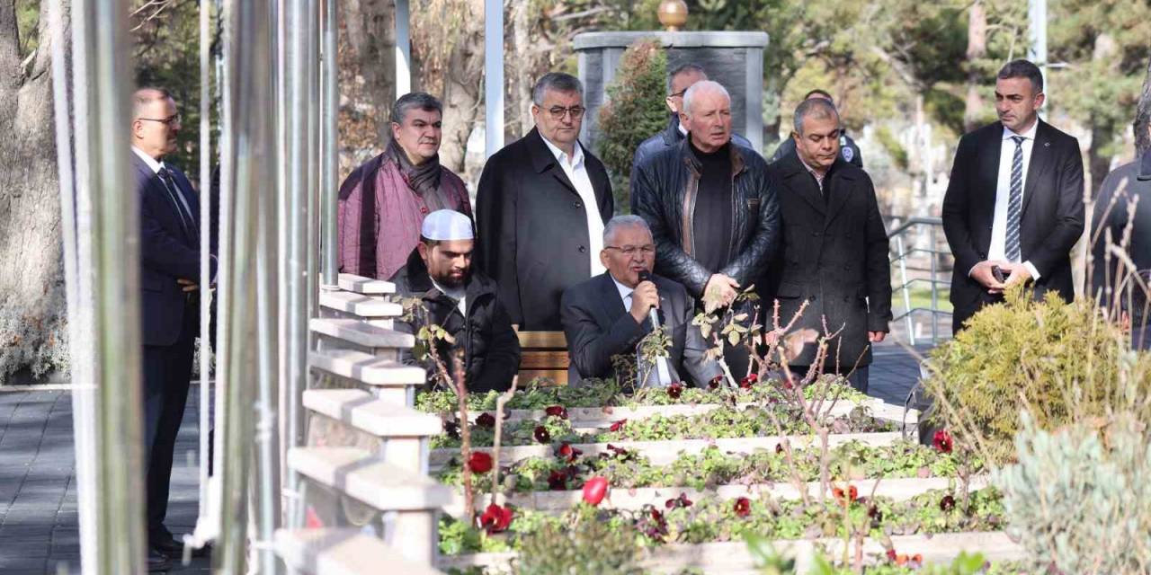 Başkan Büyükkılıç’tan Şehitliklere Ziyaret