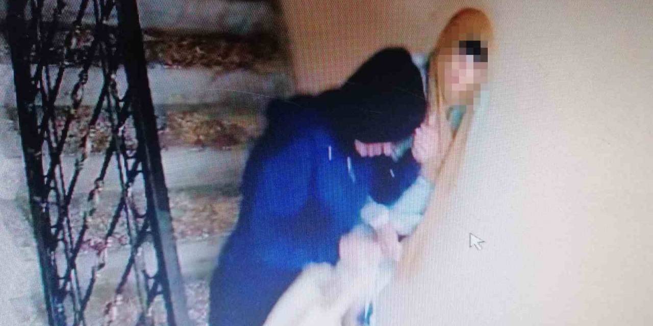 Kadın Hırsızlar, Altın Ve Para Çalıp Kayıplara Karıştı