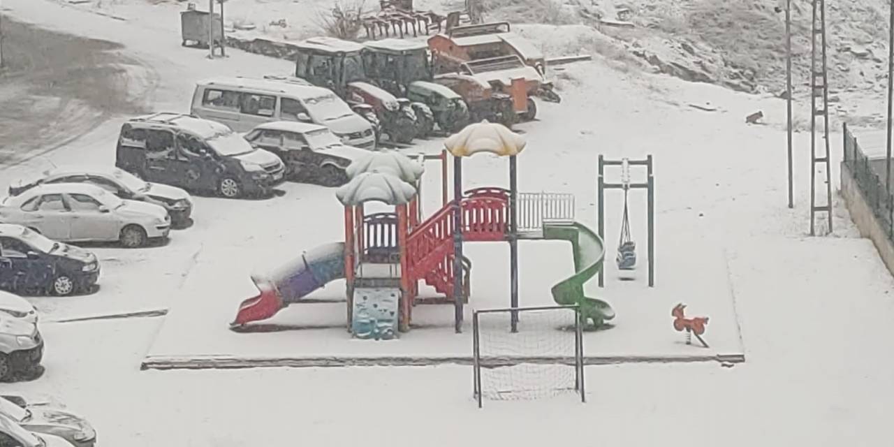 Aşkale’de Kar Yağışı Etkili Oluyor