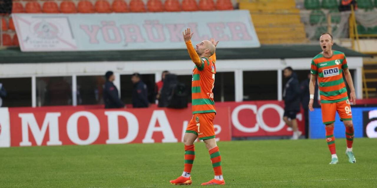 Alanyaspor’da Efecan Karaca Gol Suskunluğunu Bozdu