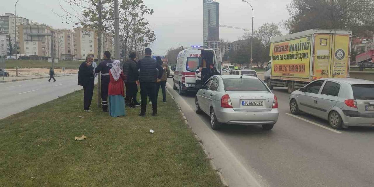 Gaziantep’te Takla Atan Araçta Bulunan 4 Kişi Yaralandı
