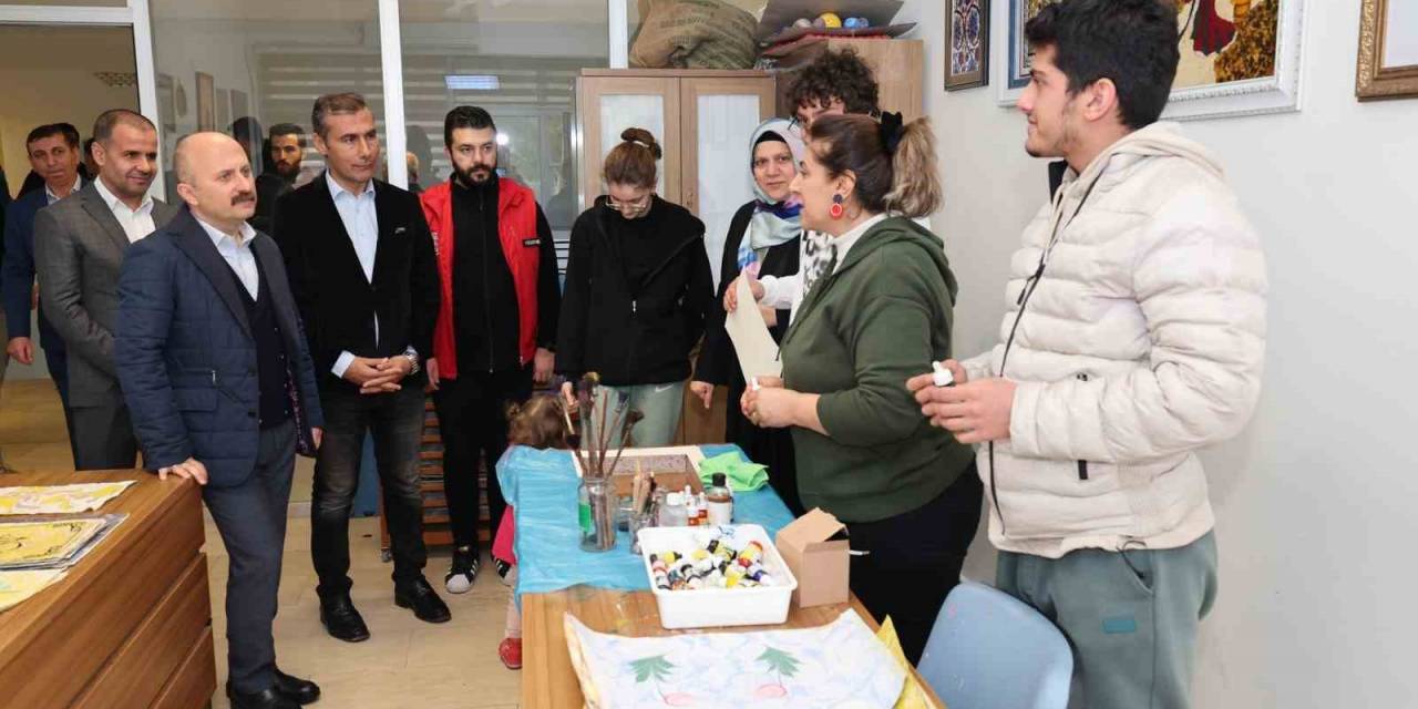 Vali Varol, Kurslarda İncelemelerde Bulundu